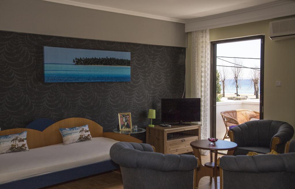 Park Apartment Paralia Dionysiou Buitenkant foto